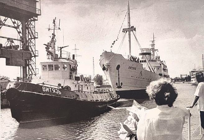 Буксировка «Витязя» к месту вечной стоянки. 12 июля 1994-го