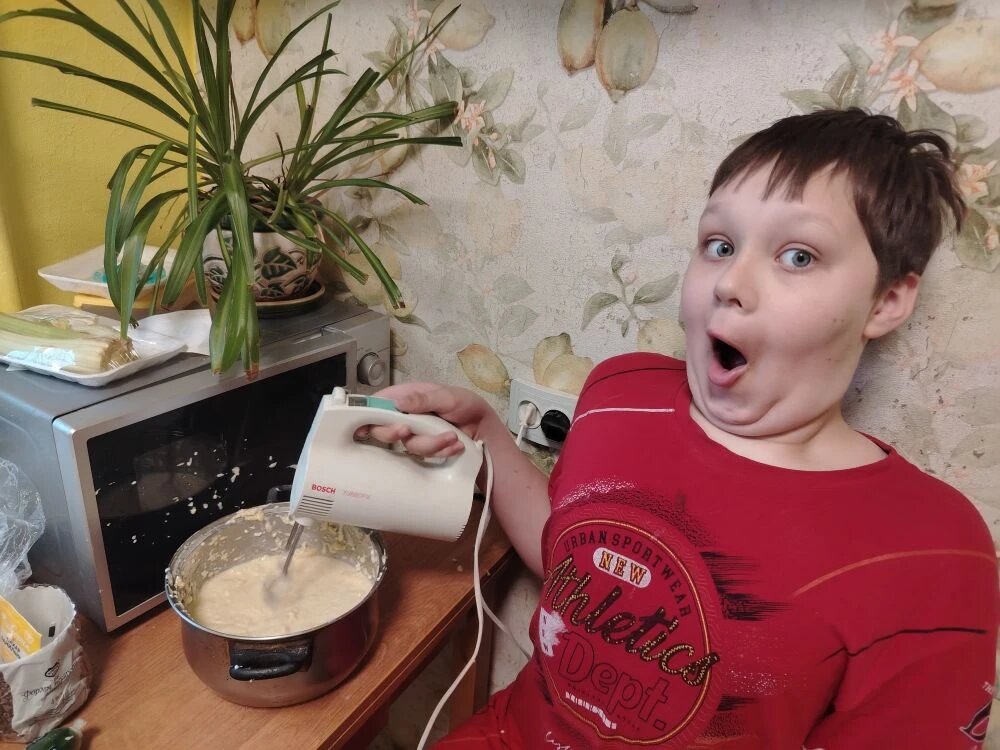 тесто неожиданно разлетелось