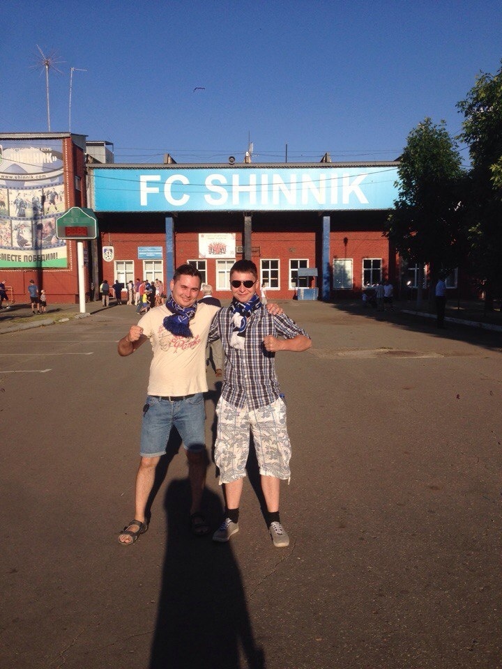 Виктор Суворов с другом )))