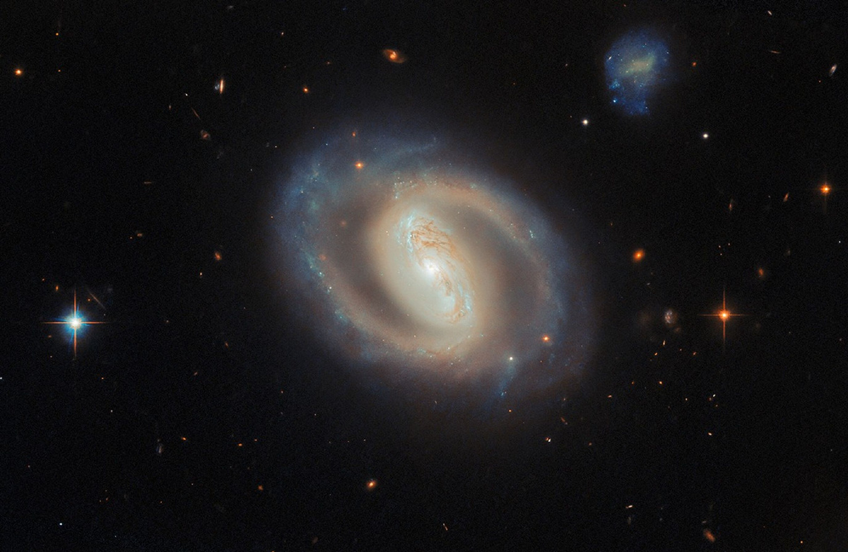 Галактика IC 486. Источник: ESA/Hubble & NASA, M. J. Koss, A. J. Barth