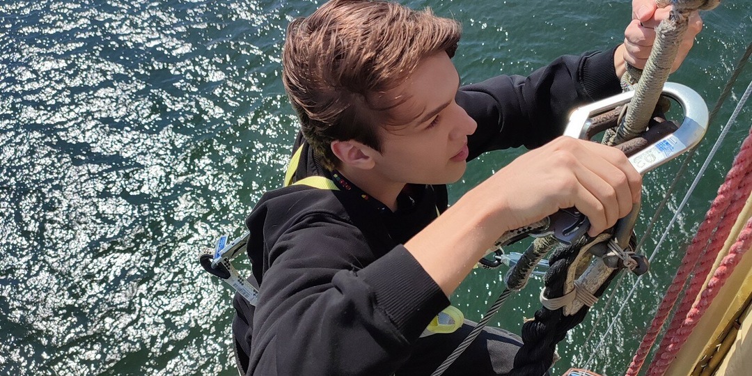 Жизнь на парусниках «Мир» и «Надежда»: как попасть в практиканты и уйти в море?