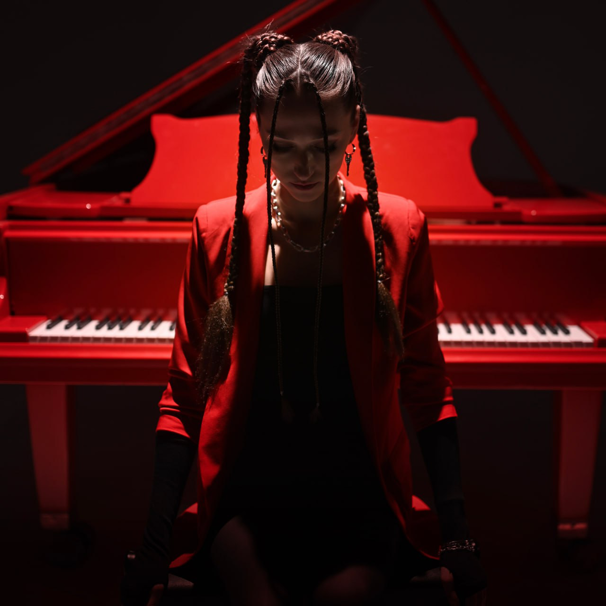 Певица, автор песен GERDA