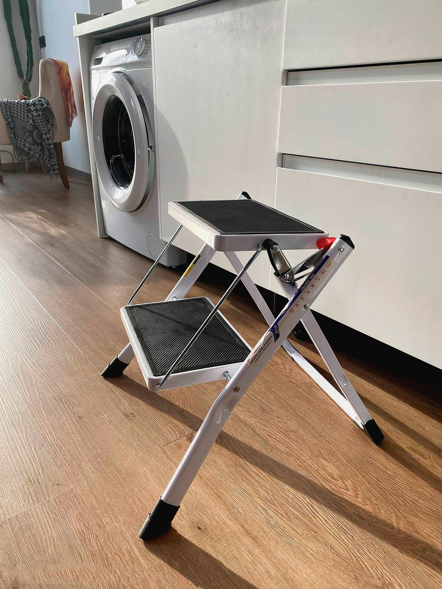 Универсальная стальная стремянка MV