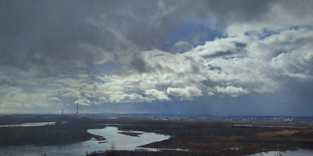 Снежную и ветреную погоду прогнозируют в Красноярске 14 апреля