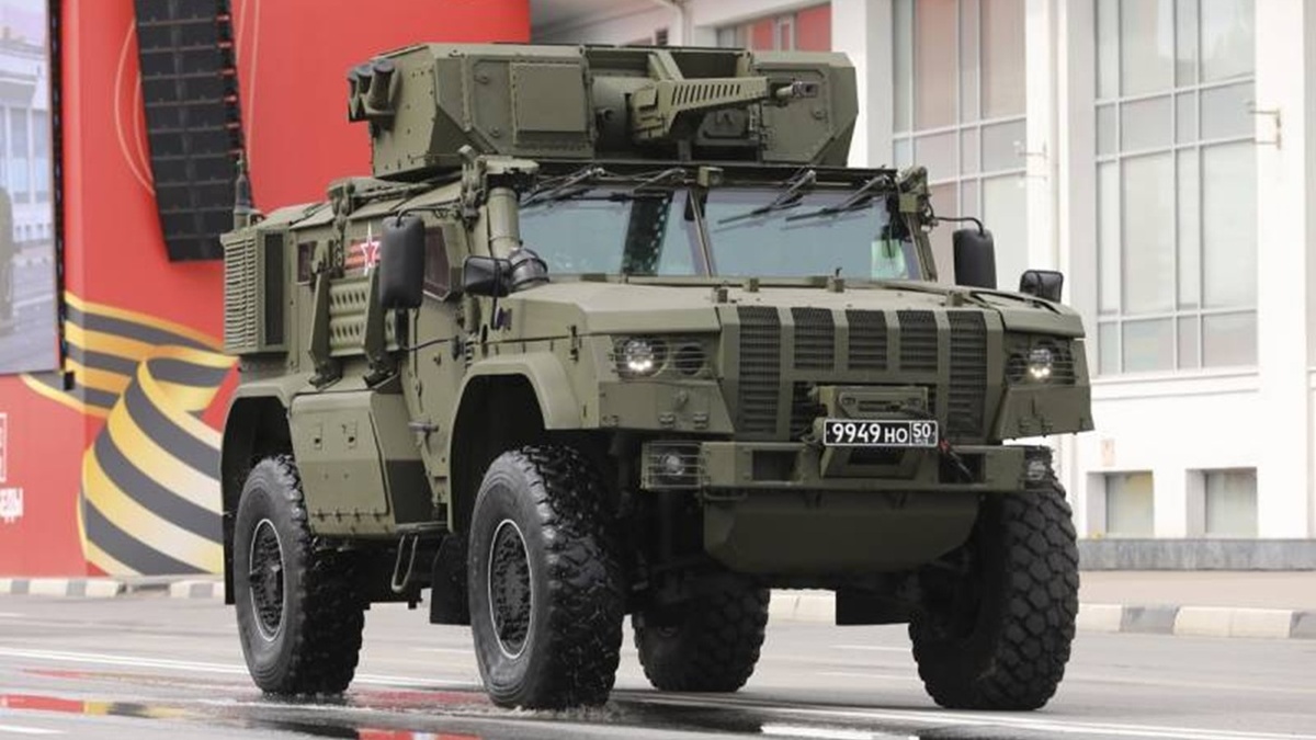 На фотографии: «Тайфун-ВДВ» с модулем БМ-30-Д (индекс 32В01, название «Спица»). Источник фото: Минобороны РФ.