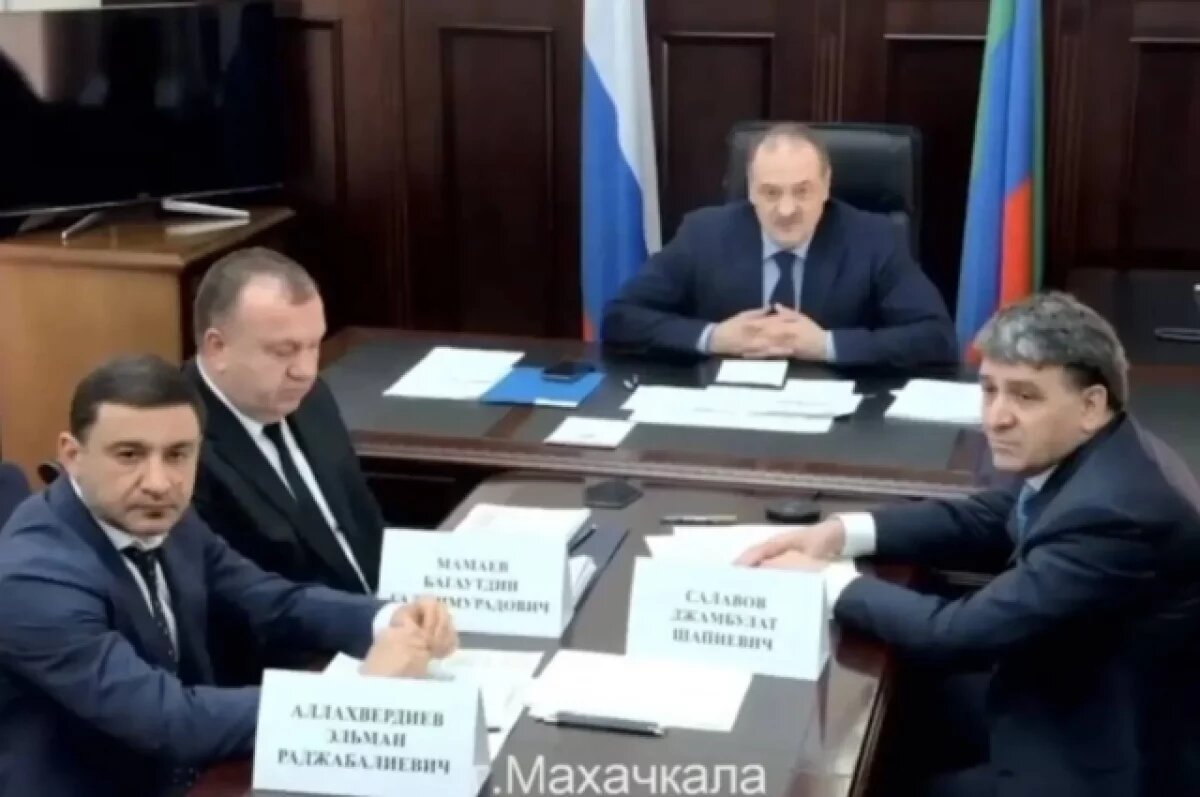    Сергей Меликов проводит заседание по ликвидации последствий ЧС в Дагестане