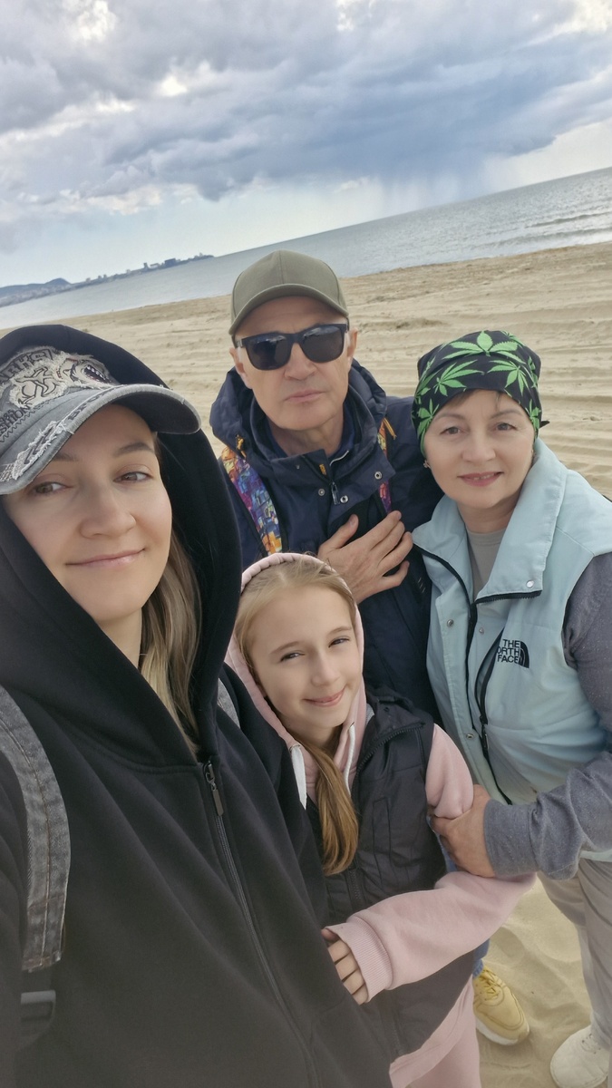 Я, Борис, дочь Настя, внучка Даша