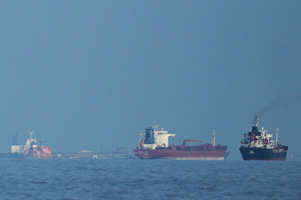 Корабли в Ормузском проливе, март 2026 года / Altaf Qadri/AP   📷