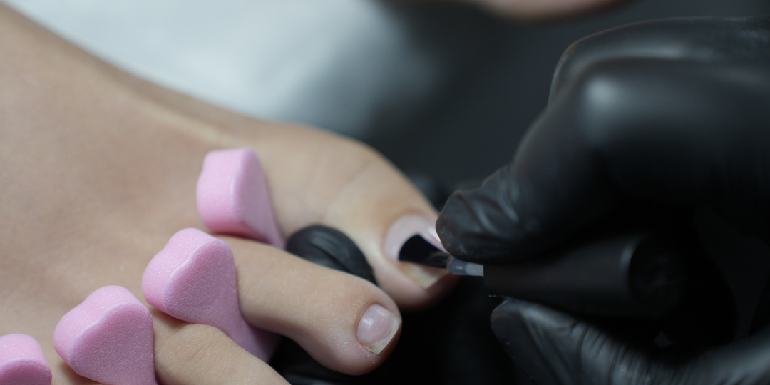 🔥 Какой педикюр выбрать перед летом? Разбираем все виды