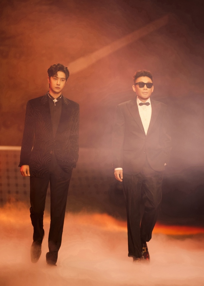 Актер и знаменитый китайский режиссер, сейчас мы ждем выход их нового фильма "Русалка"