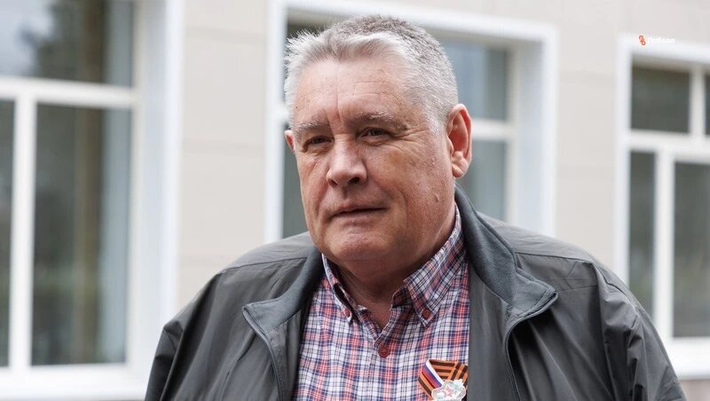    Директор СОШ №5 Владимир Моисеев Фото: Дмитрий Ахмадуллин / / ИА «Победа26»