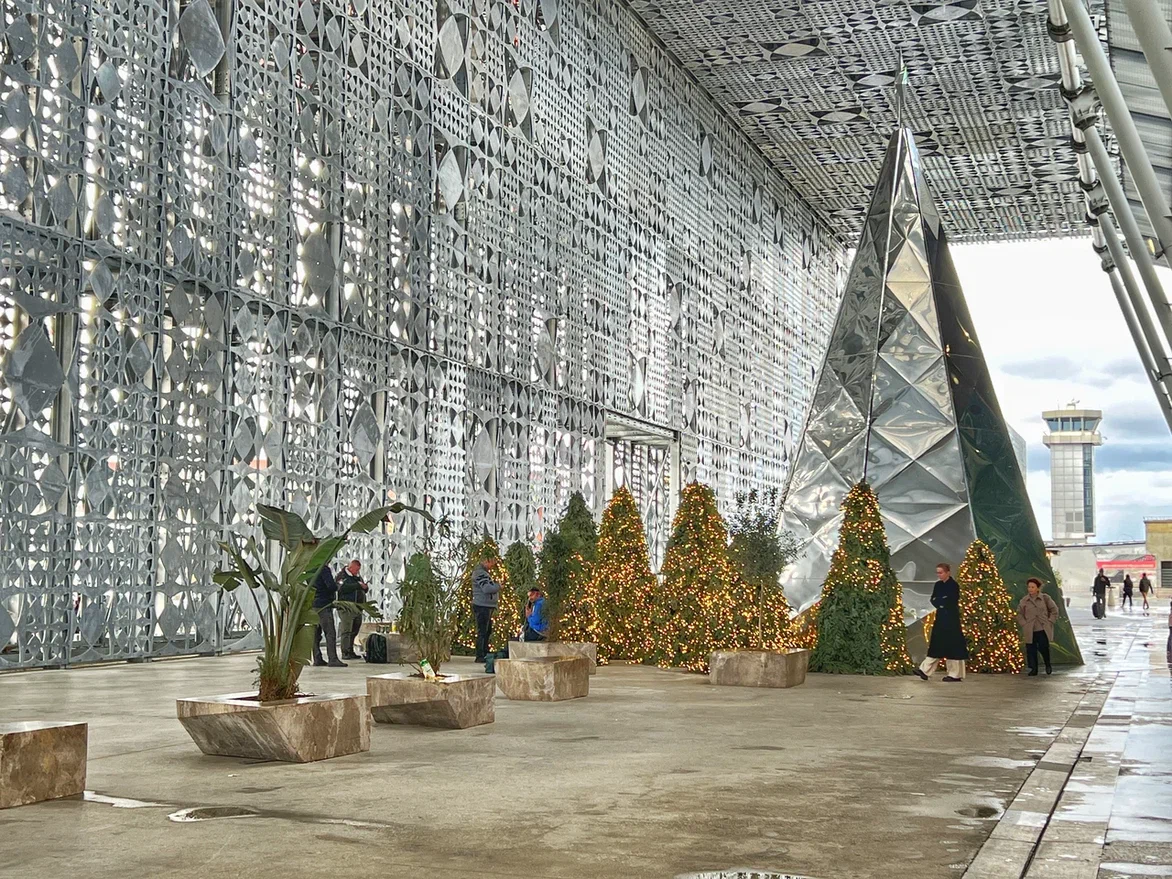 Аэропорт Тираны. Фото автора