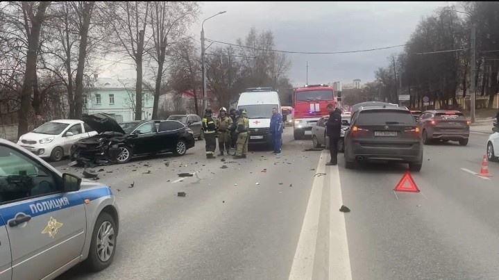    Трое пострадали в тройном ДТП на Гагарина в Нижнем Новгороде