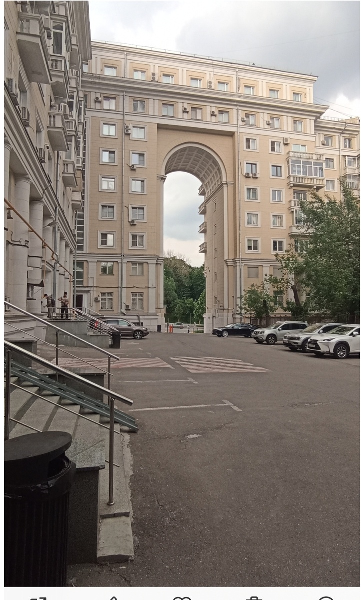 Летом всё умыто дождем, в гармонии с природой. 