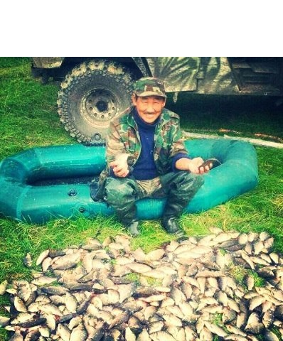 В три часа ночи к нему постучали за помощью. А к утру он вывез с островов 32 человека