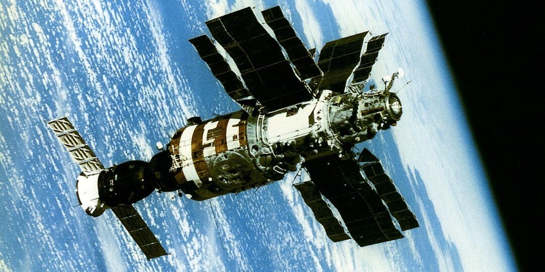 Вся правда о самой жуткой миссии СССР — спасении мертвой станции «Салют-7»