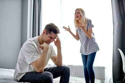 - Боря, а где ты был? - прищурившись, спросила Наталья