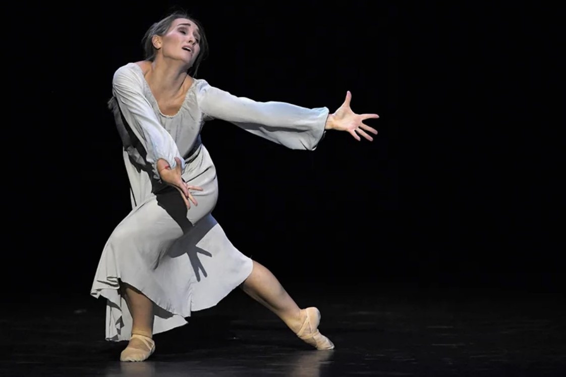 Именно этот характер позже сыграет решающую роль в ее браке.
