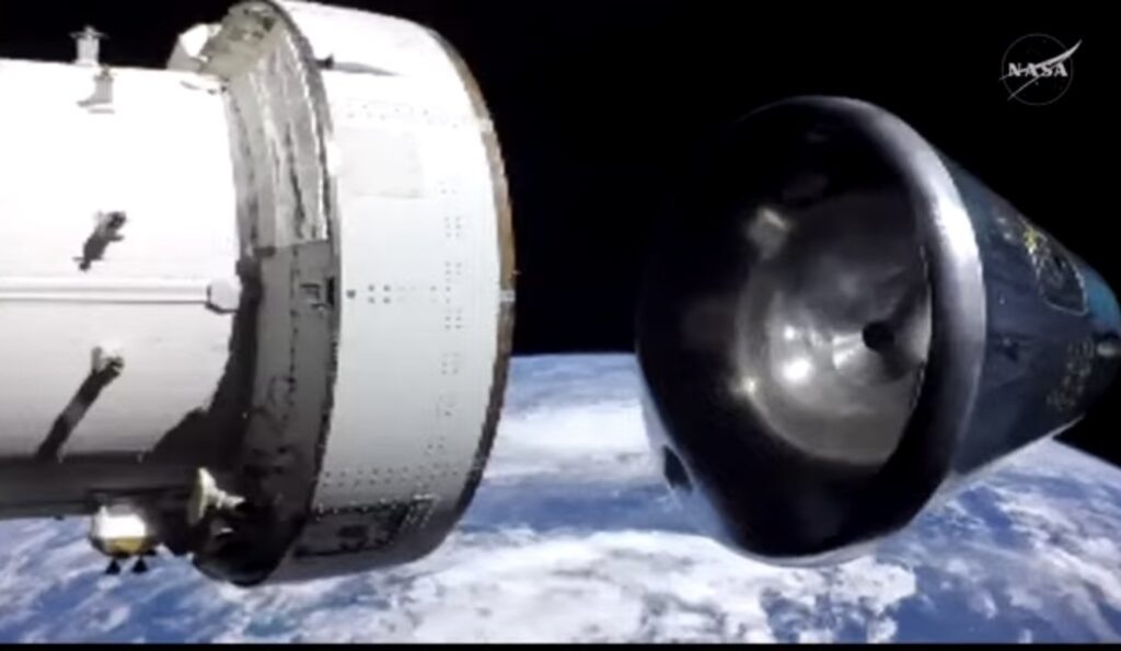 Отделение командного и служебного модуля космического корабля "Орион"