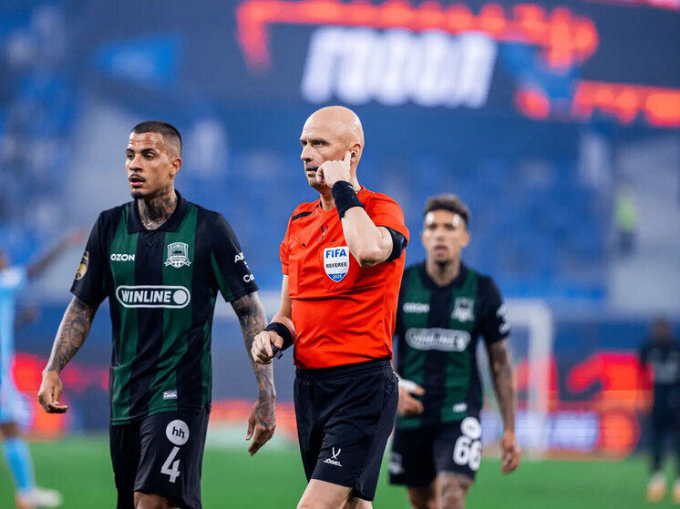     Судья Сергей Карасев стал главным действующим лицом матча «Зенит» — «Краснодар». / fc-zenit.ru