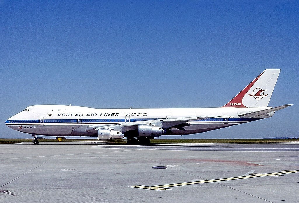 Рис.1 Boeing 747 Южнокорейских авиалиний.