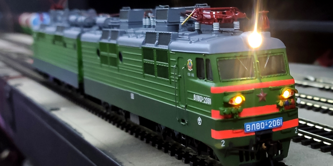 Модель электровоза ВЛ80С-2061