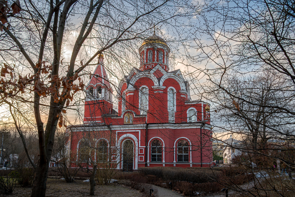 Церковь ранней весной