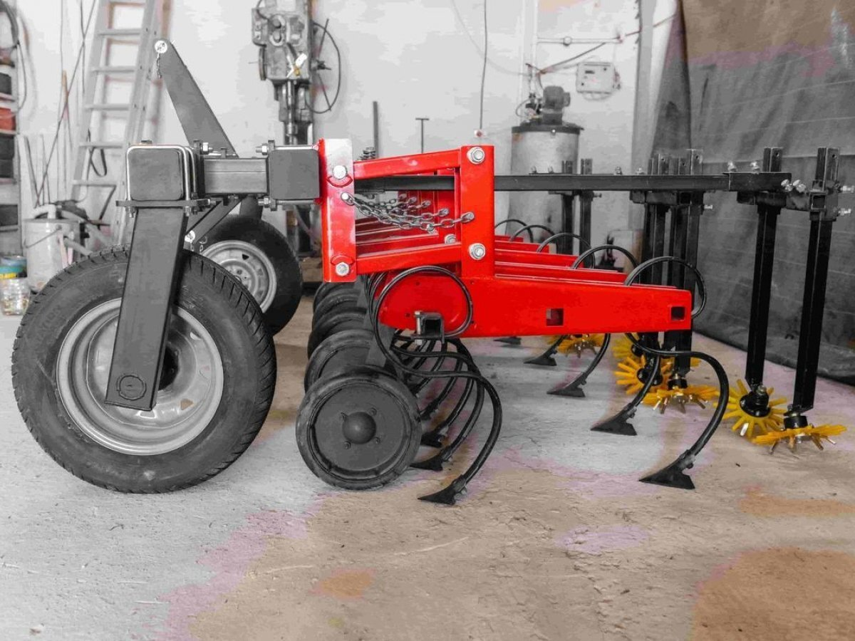 Культиватор МЕДВЕД для прополки чеснока, капусты, свеклы и других культур