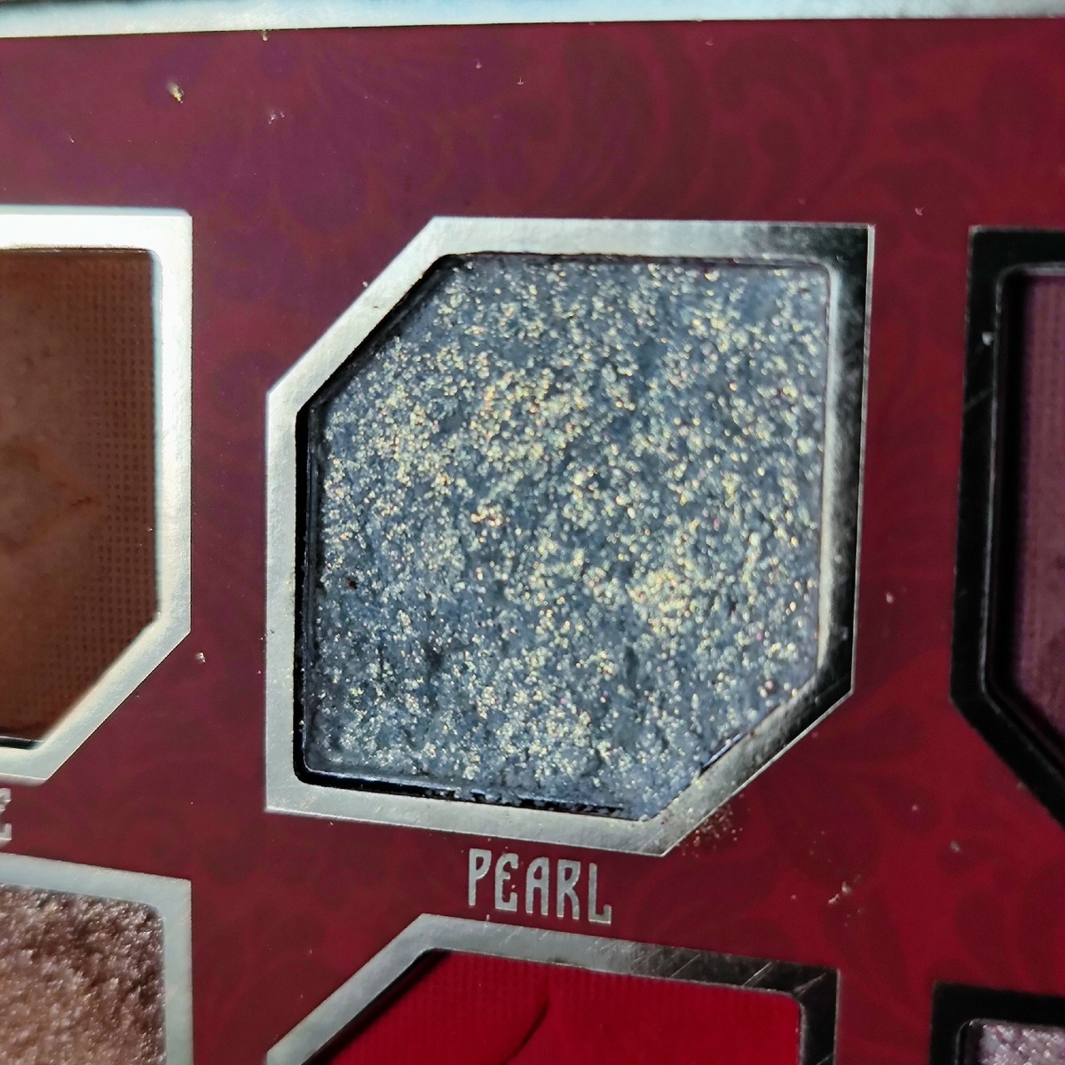 Оттенок Pearl из палетки Летуаль "Yakhont Crown"