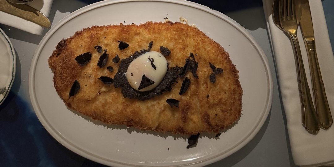 Самый большой шницель в Москве из ЮГ22. Но вот сервис…