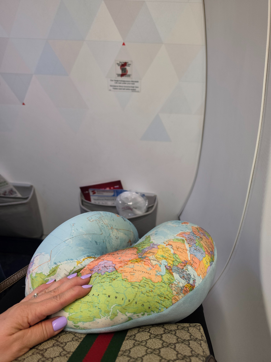 Очень комфортное расстояние чтоб вытянуть ножки