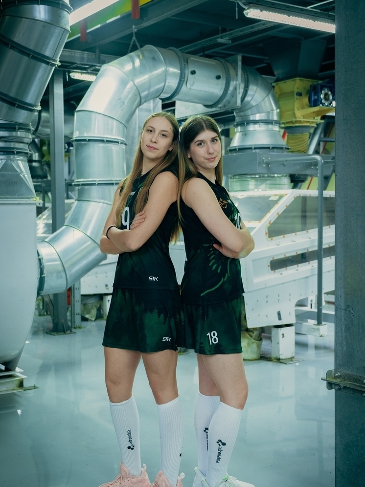     Фото: Женский волейбольный клуб "Орёл"