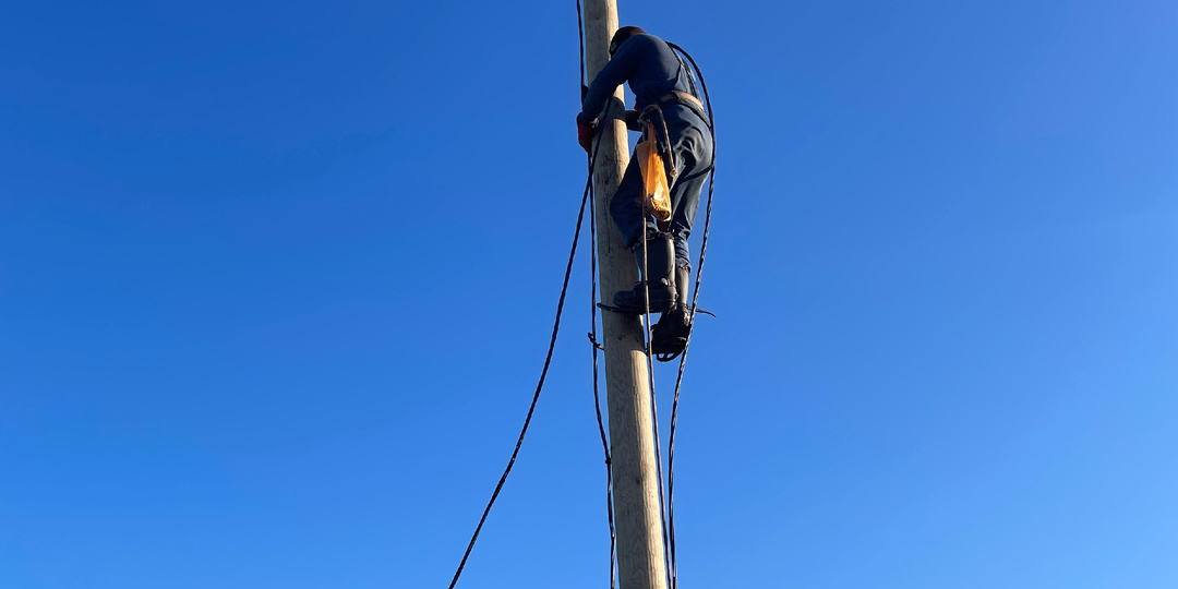 Подключение электричества к частному дому в деревне. Установка трубостойки. Мой опыт.