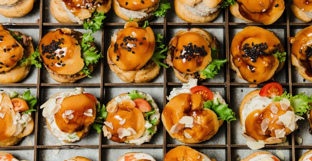 Как правильно подобрать блюда для свадебного банкета?