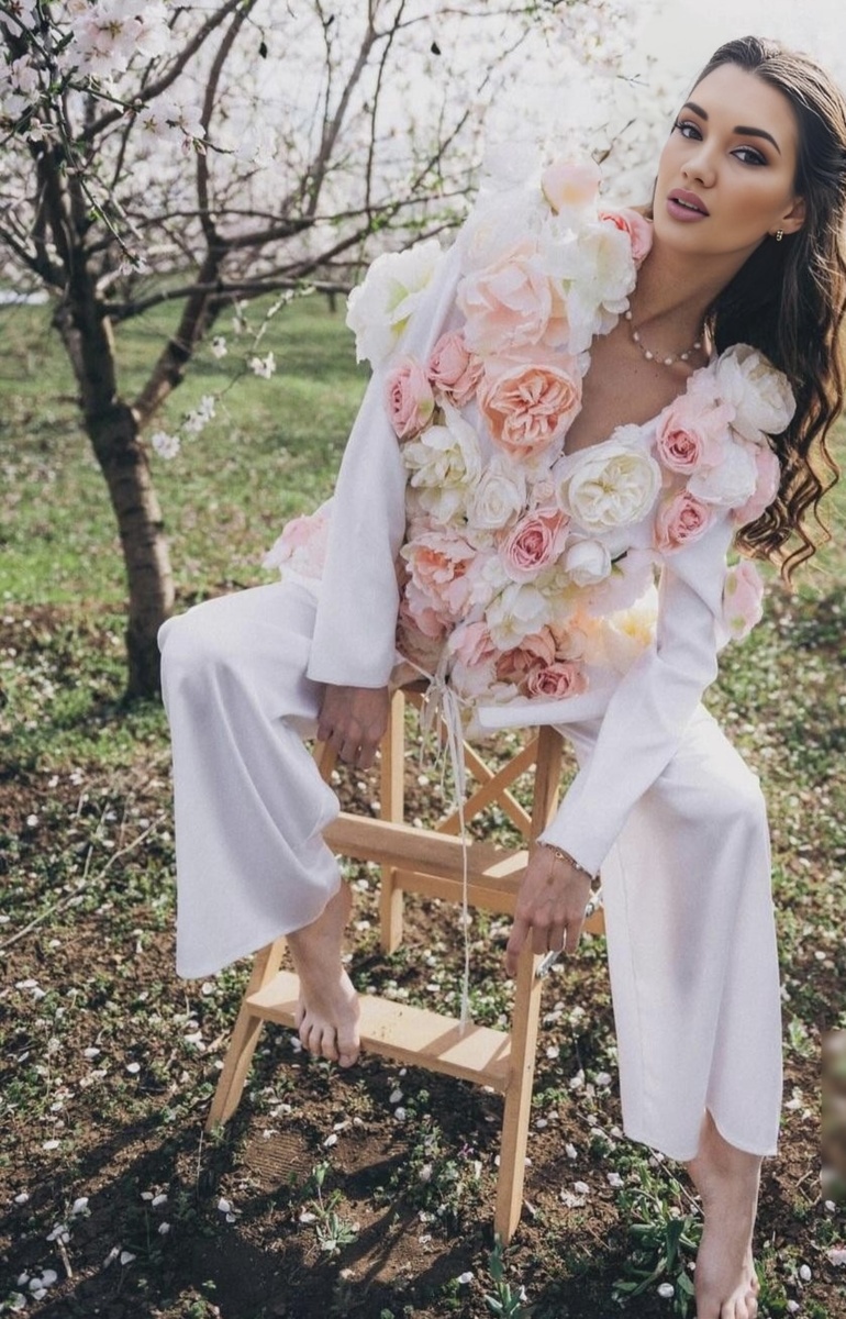 Я, Виктория Бирджо, приглашаю вас разобрать эту энергию ещё глубже в моём канале Max. Там личные ответы, ежедневные эфиры и поддержка тех, кто готов меняться. Ссылка в профиле. А теперь  прогноз, от которого захочется действовать ↘️