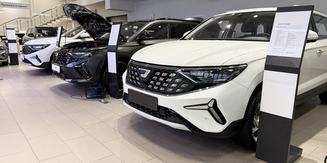 В Россию массово завозят новые автомобили Jetta по очень приятным ценам: показываю, что можно купить