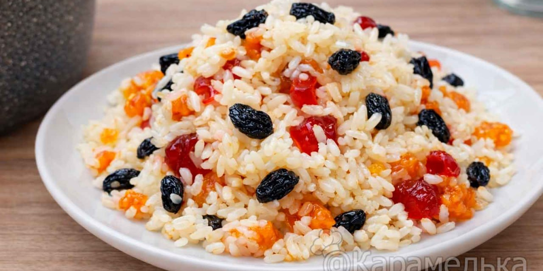 Беру рис и готовлю вкусное блюдо без мяса. Быстрый рассыпчатый плов с сухофруктами