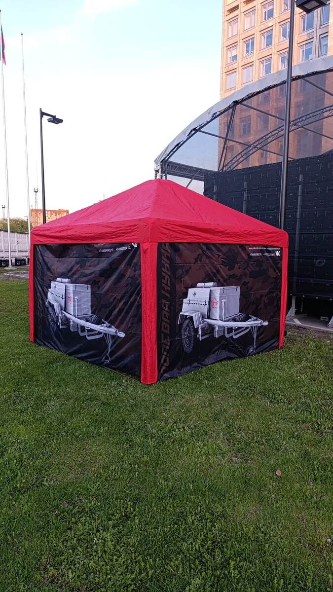 Шатер на мероприятие с полевой кухней.