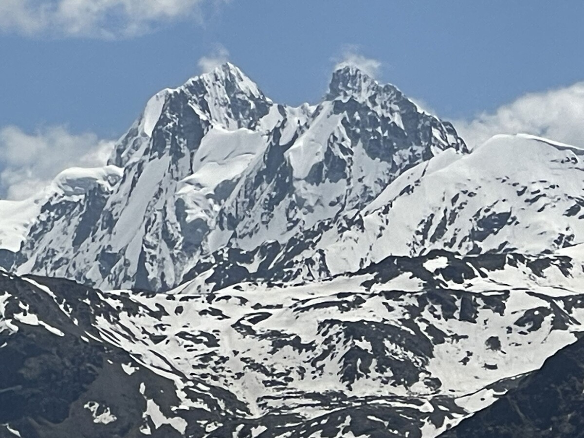 Вот как выглядит исходное фото со смартфона. Кажется зум был 12х.