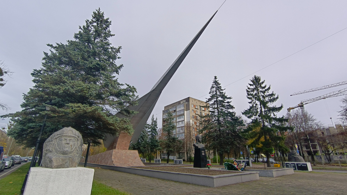 Памятник лётчикам Дважды Краснознамённого Балтийского флота, погибшим в годы Великой Отечественной войны над водами Балтийского моря. Фото: фонд "Исток".