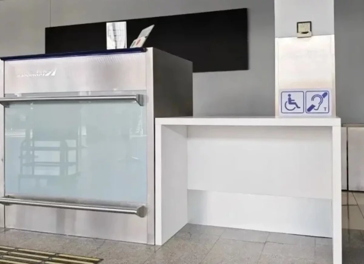    В аэропорту Якутска после проверки установили знаки и стойки для инвалидов