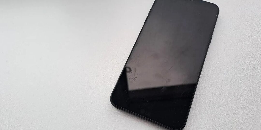 Жительница Красноярского края заказала ноутбук, а получила телефон — маркетплейс заплатит почти 32 тысячи