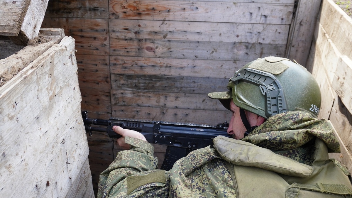    Военнослужащие ЮВО отработали на полигоне ведение штуnрмовых действий в городской застройке.