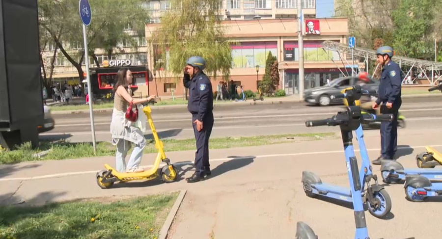 480 самокатчиков оштрафовали в Алматы