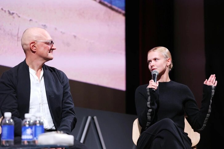 Егор Бероев и его молодая супруга Анна Панкратова на премьере фильма «Кукла» в Японии.