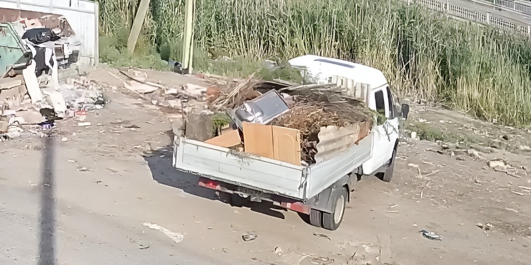 Серые перевозчики: как нелегалы засоряют Астрахань отходами