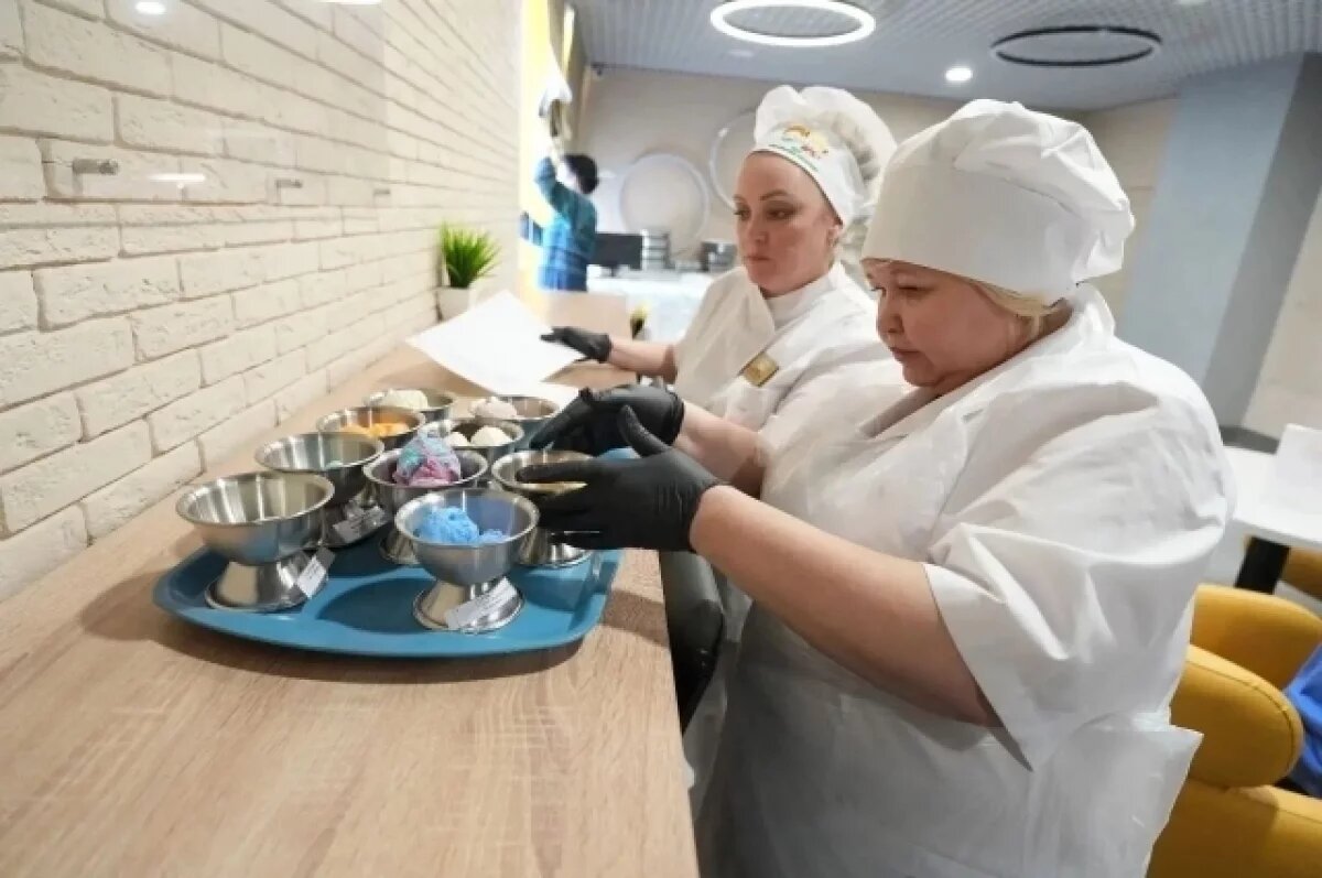    В Кемерове выбирают мороженое, которое будут подавать в самолёте «Антошки»