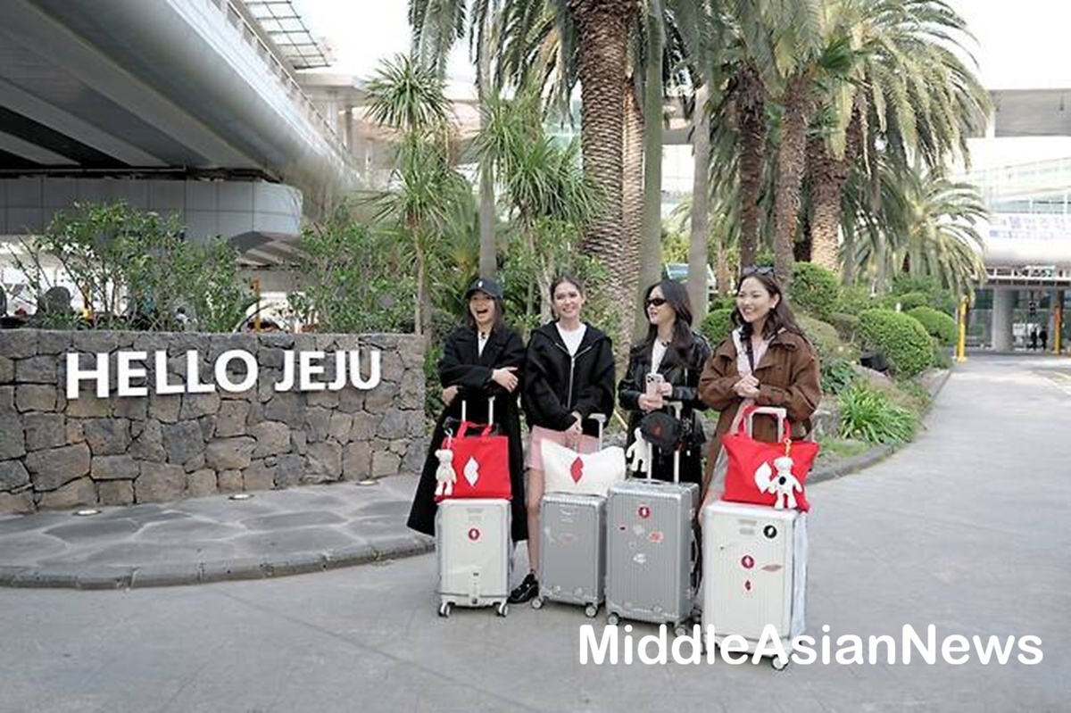 Четыре монголки, в настоящее время снимающиеся в популярном монгольском телешоу на острове Чеджу