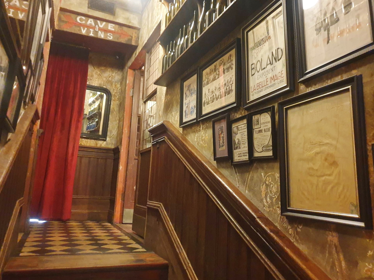 Предбанник в ресторане "Вино и другие лекарства"