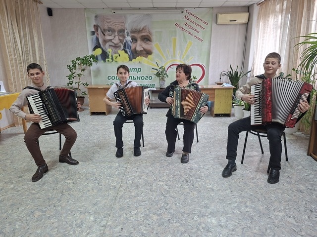    В клубе «Золотая осень» "Наша газета"